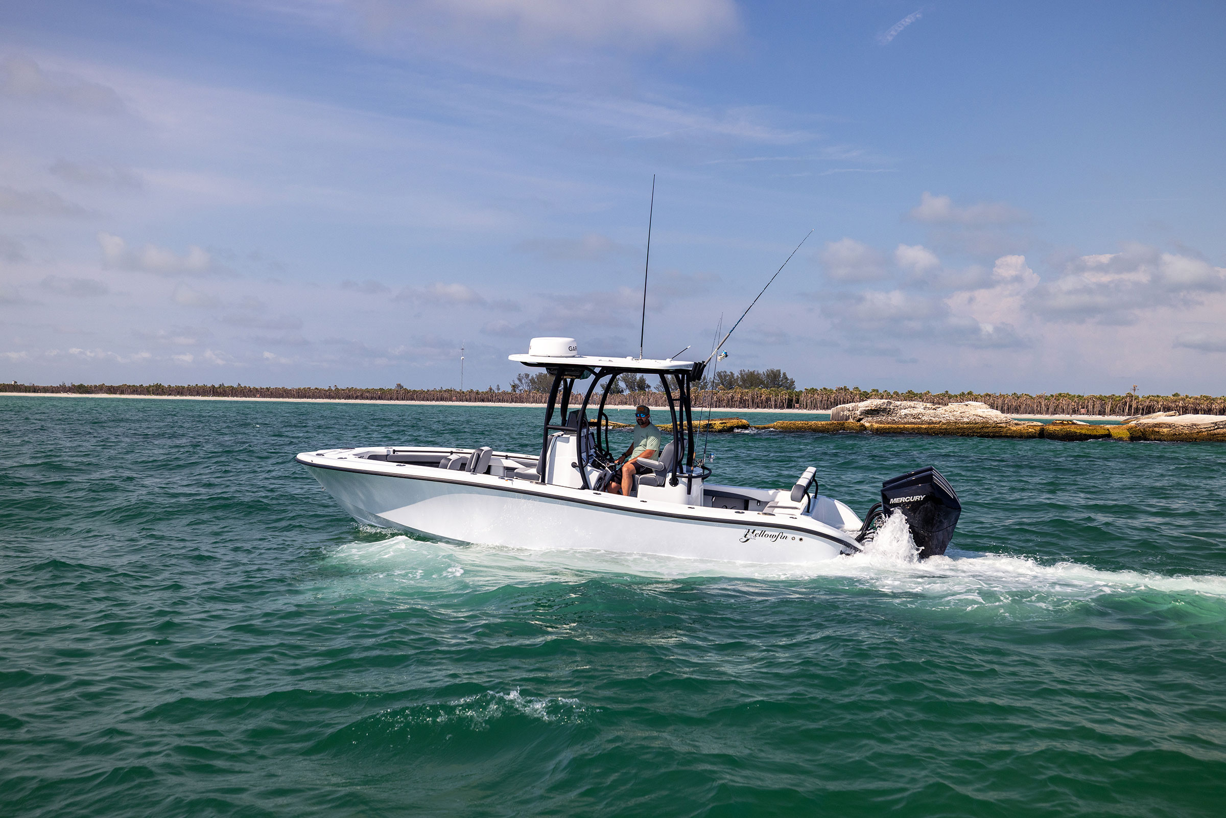 Yellowfin 26 Hybrid Center Console Fishing Boat
