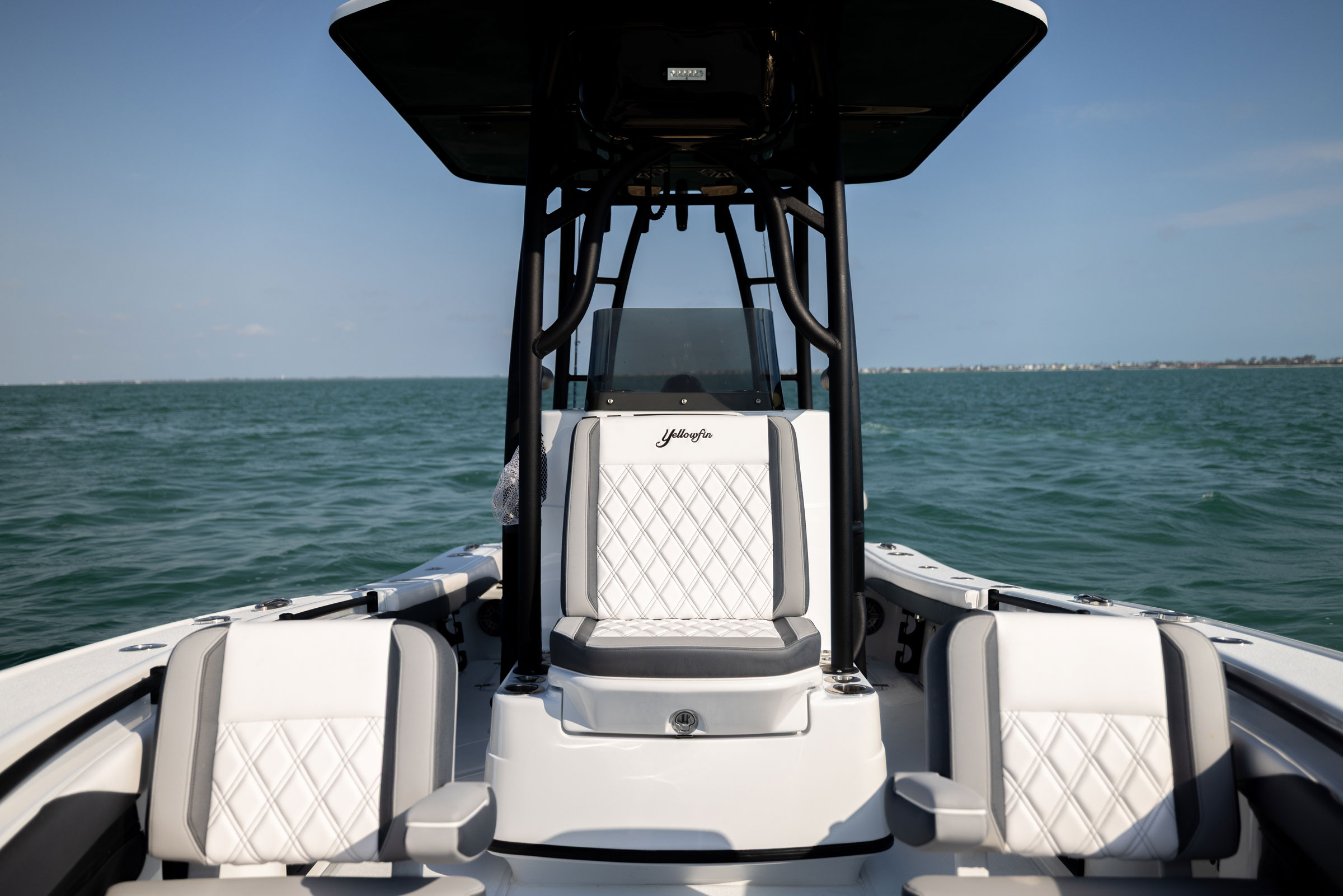 Yellowfin 26 Hybrid Center Console Fishing Boat