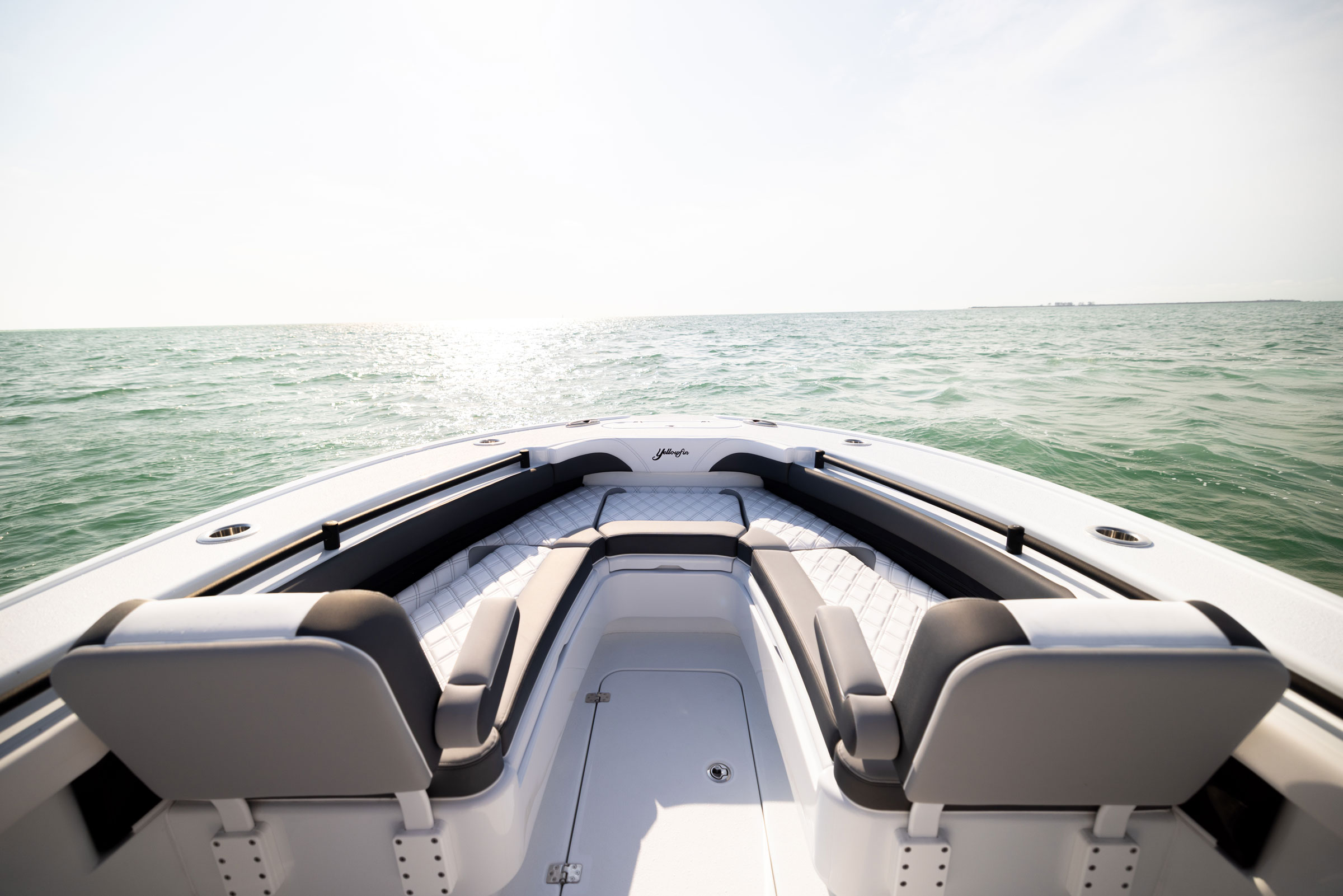 Yellowfin 26 Hybrid Center Console Fishing Boat