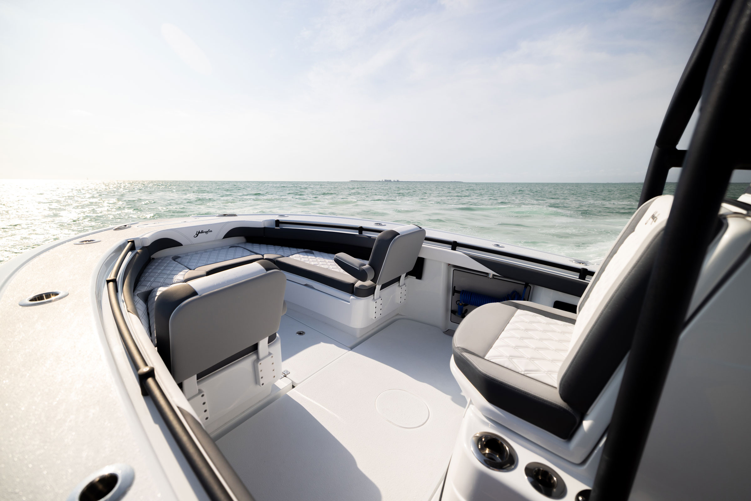 Yellowfin 26 Hybrid Center Console Fishing Boat
