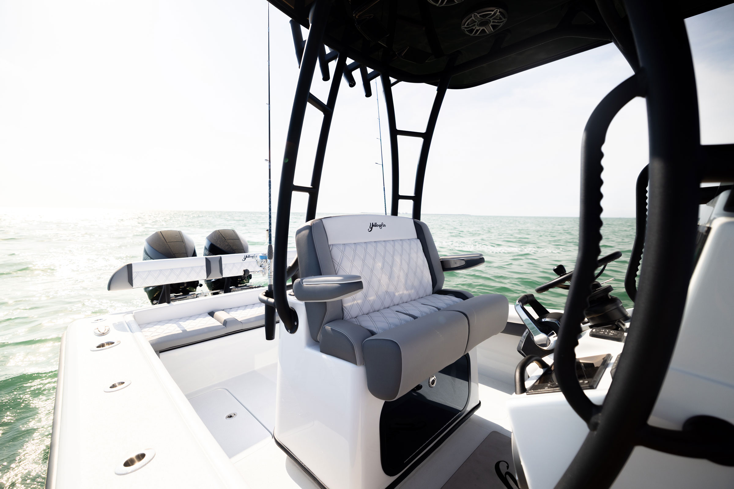 Yellowfin 26 Hybrid Center Console Fishing Boat