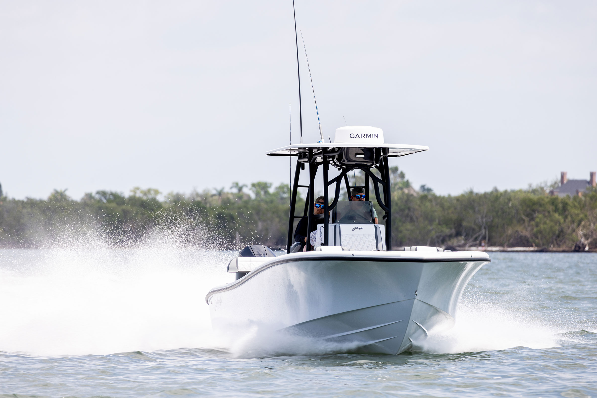 Yellowfin 26 Hybrid Center Console Fishing Boat