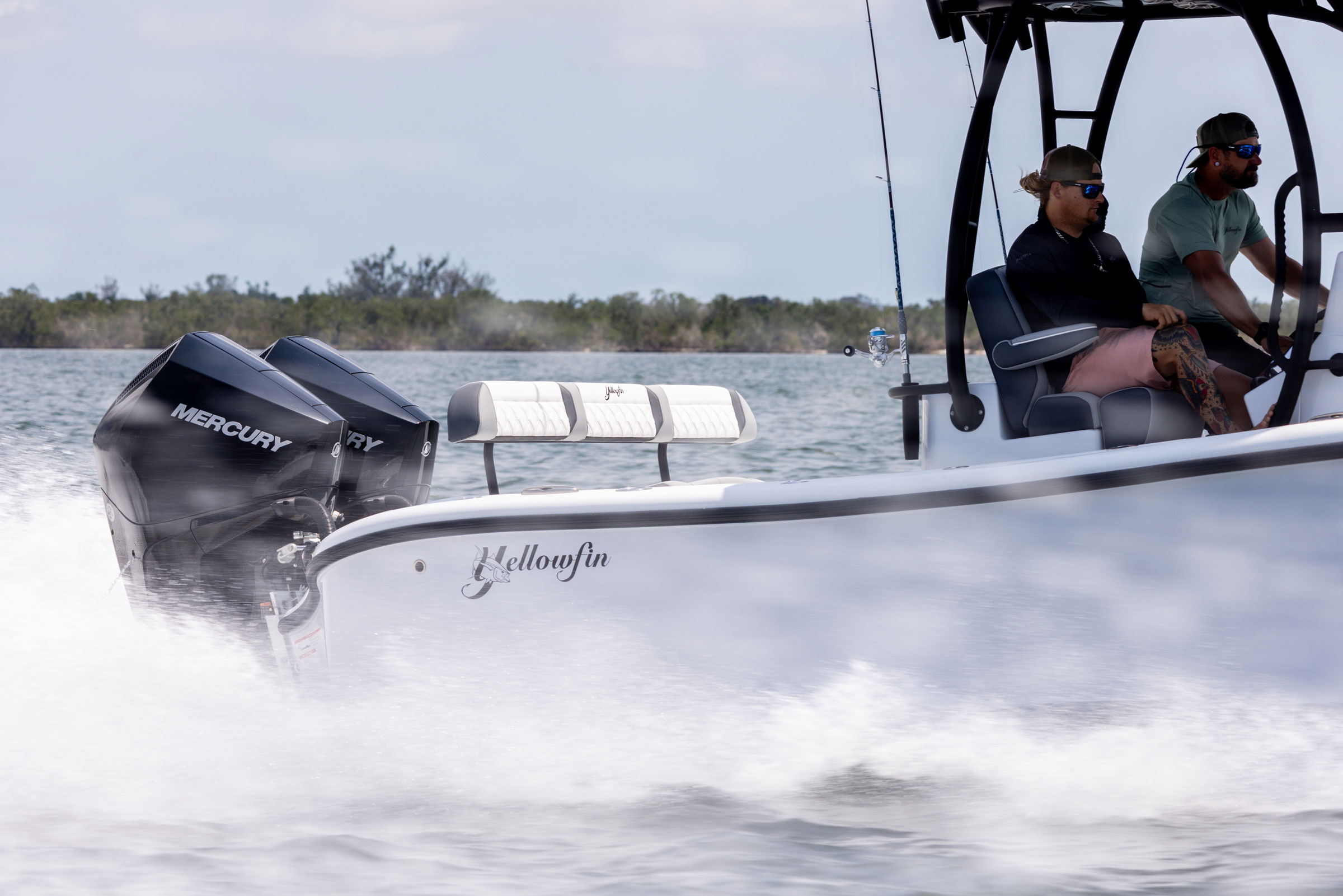 Yellowfin 26 Hybrid Center Console Fishing Boat