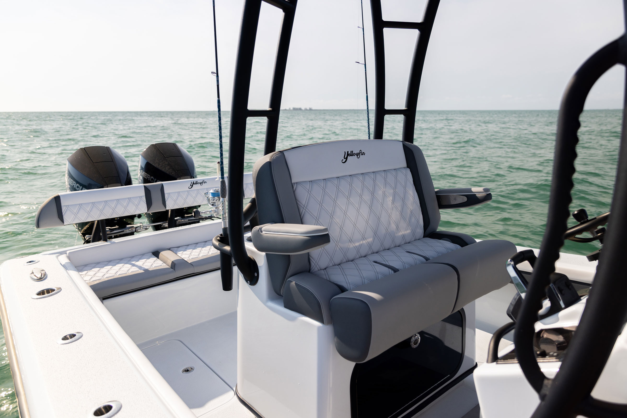 Yellowfin 26 Hybrid Center Console Fishing Boat