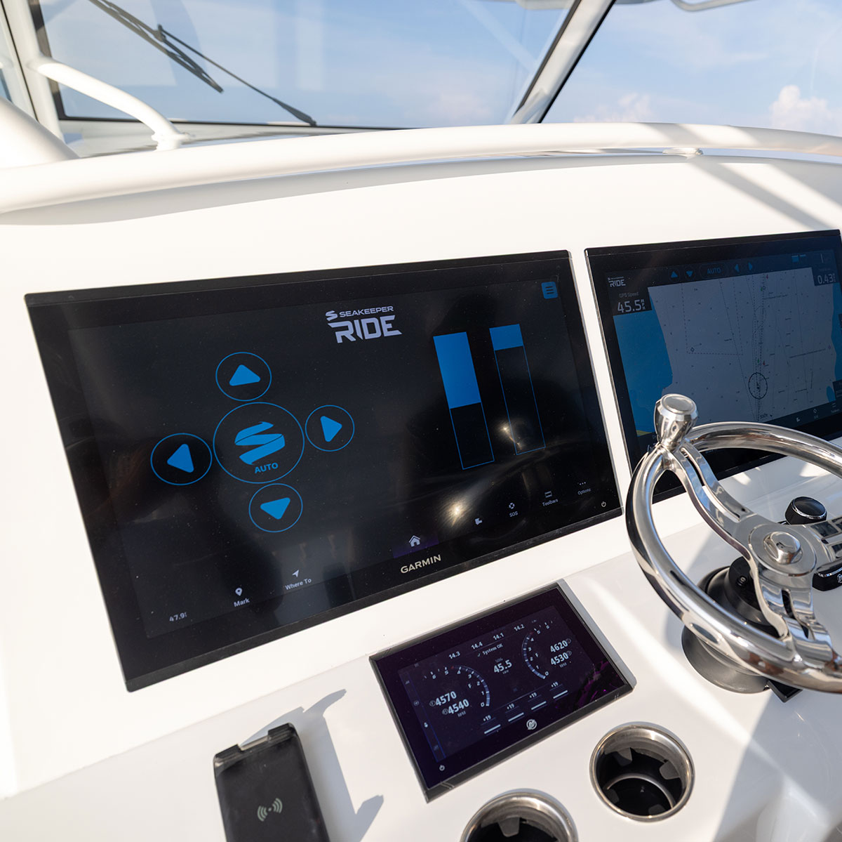 Yellowfin 54 Luxury Offshore Center Console Boat with SeaKeeper Ride Technology